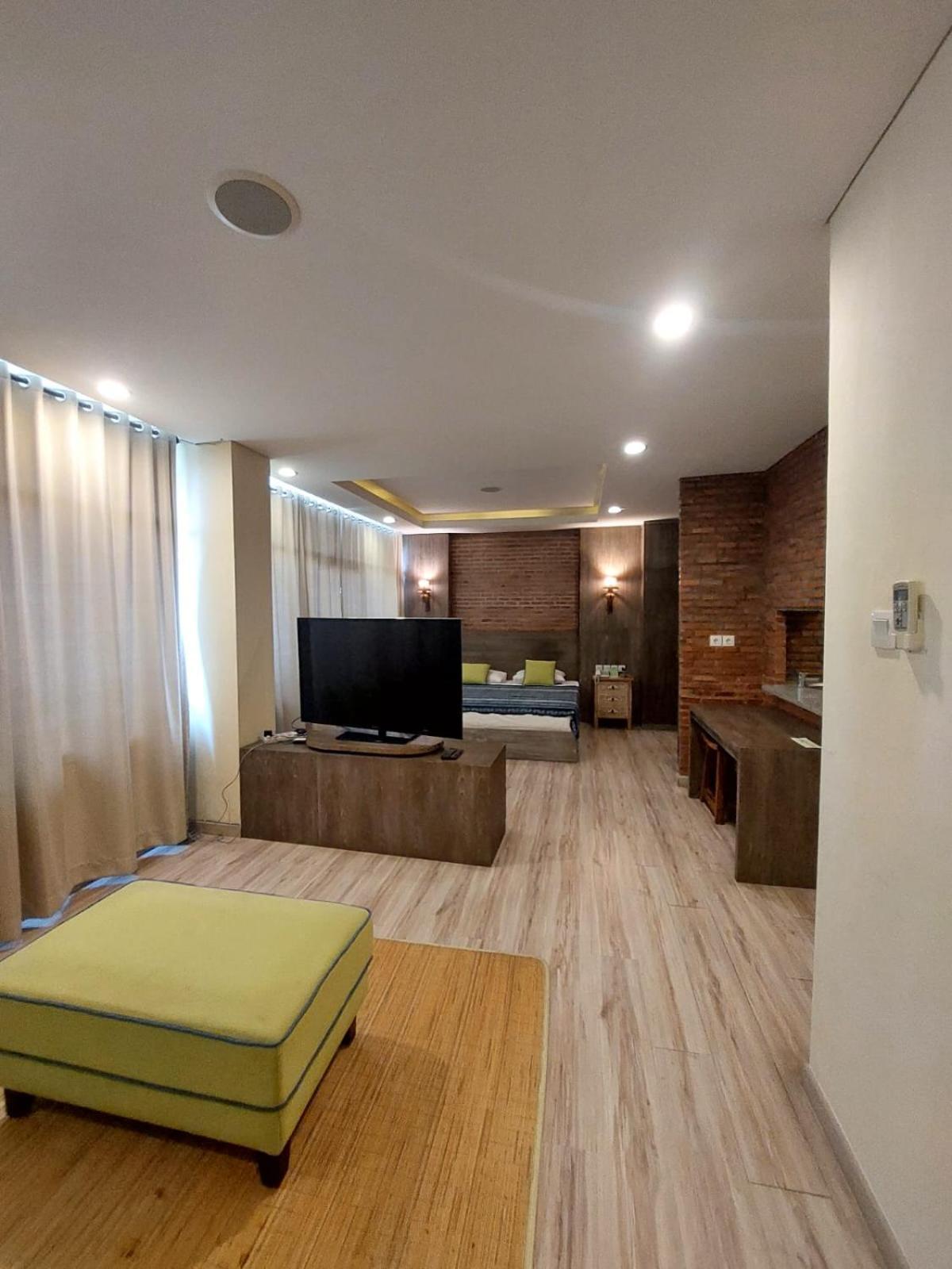Apartemen Senayan Jakarta Buitenkant foto
