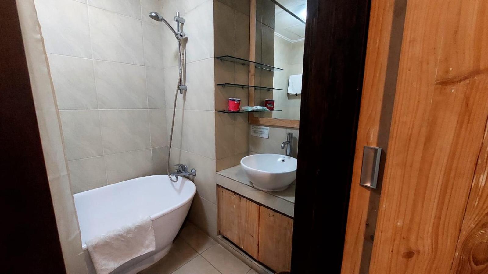 Apartemen Senayan Jakarta Buitenkant foto