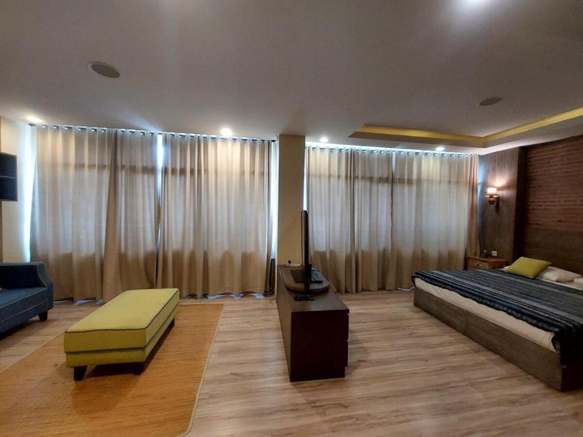 Apartemen Senayan Jakarta Buitenkant foto