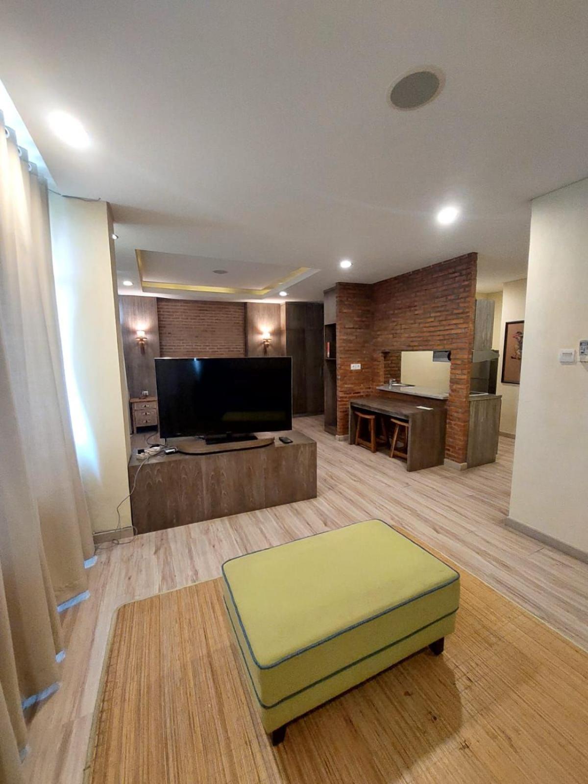 Apartemen Senayan Jakarta Buitenkant foto